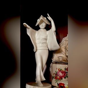 Antique Noritake Toki Kaisha bone china figurine